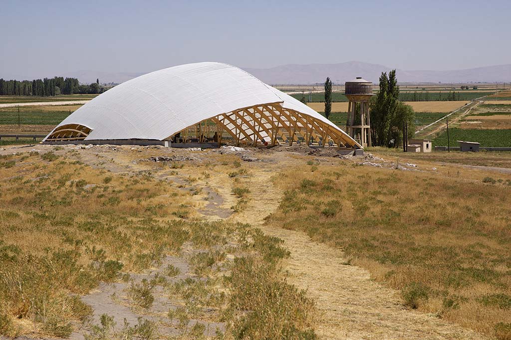 Ҫatalhöyük – a view of the infamous North Shelter from the south of the East Mound. Photo by Jason Quinlan.